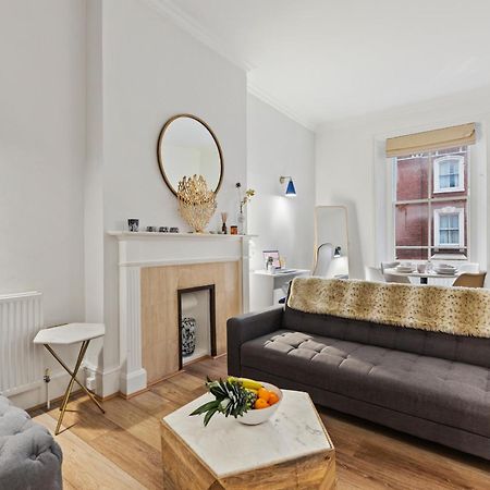 Parea Living - South Kensington, Elegant 1-Bedroom Flat, Wfh Desk London Exterior photo